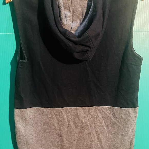 Puma Men’s XL Sleeveless Hoodie Tank Top Black Gray Color Block Since 1948 Athle - Picture 2 of 4